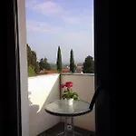 Abelia Sea View *